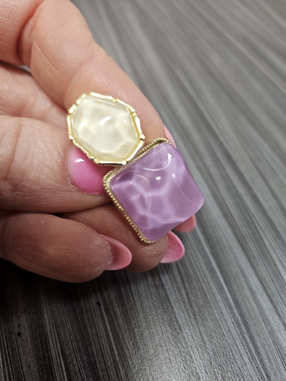 NEW Gold-Tone Lavender and White Drop Earrings - Picture 4 of 7